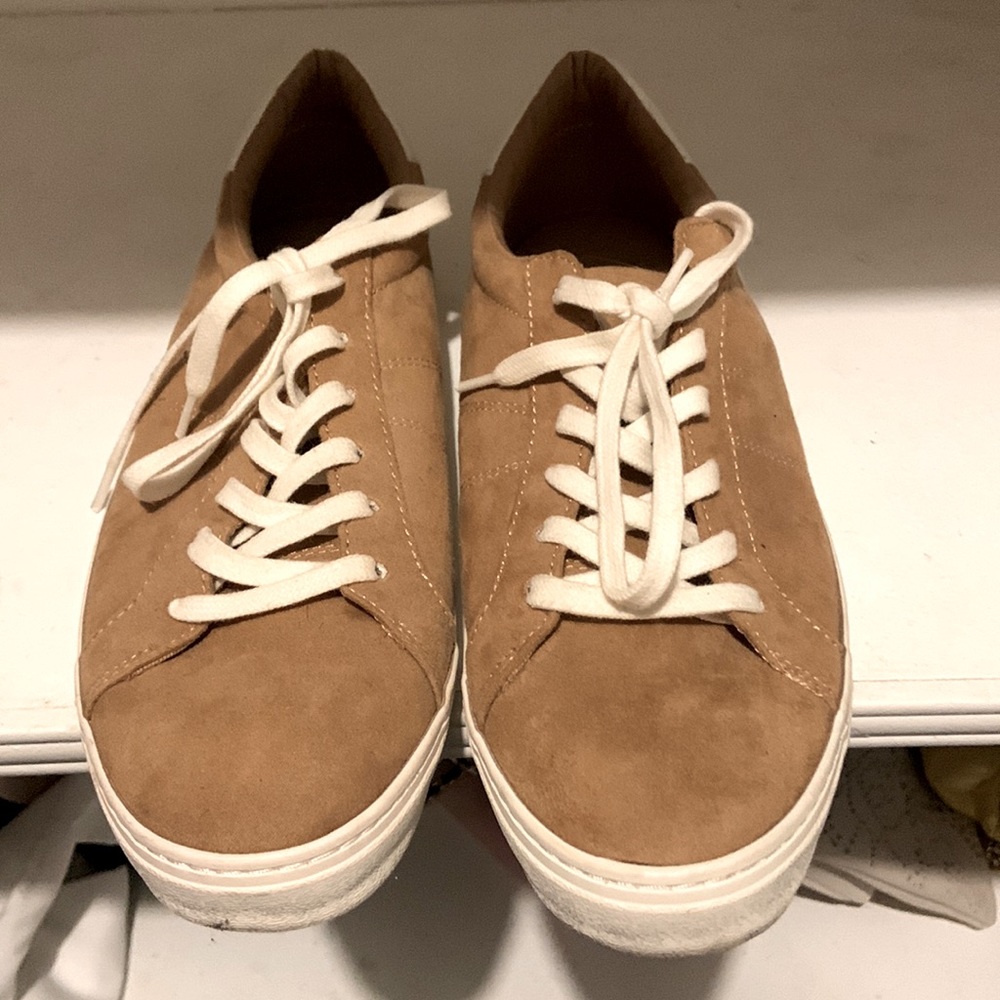 Size 8 court sneakers